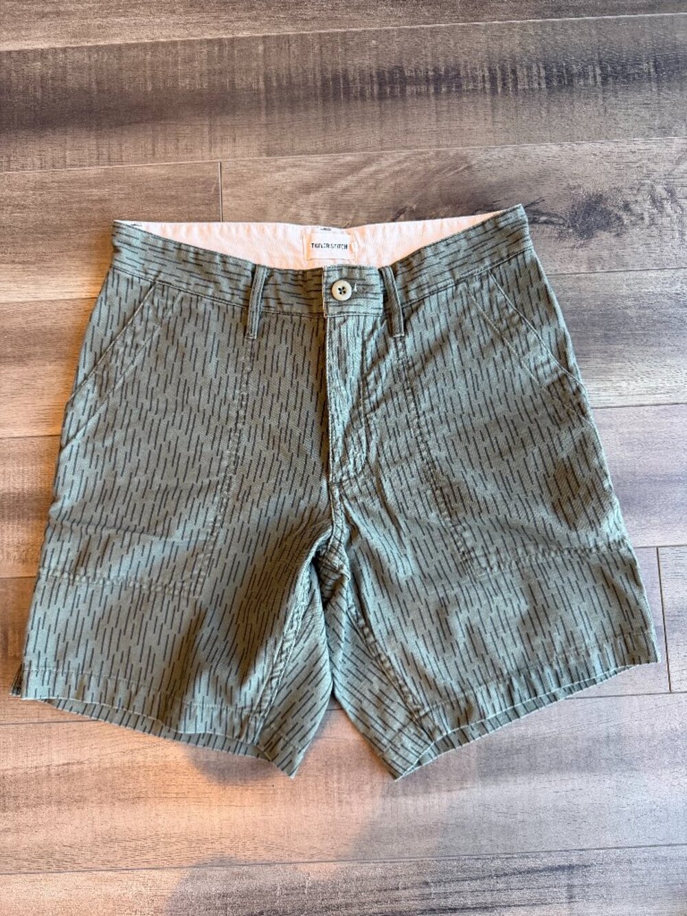 Taylor Stitch Green Rain Drop Shorts 31